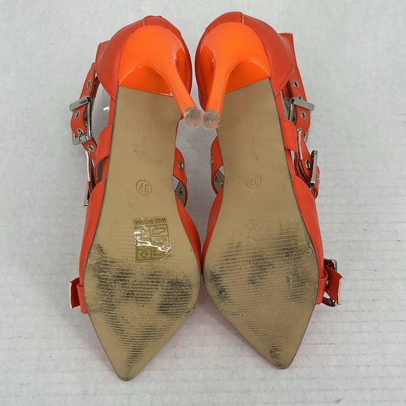 Orange faux leather pointed toe buckle design ankle wrap edgy party heels sz 6.5 - Picture 13 of 16